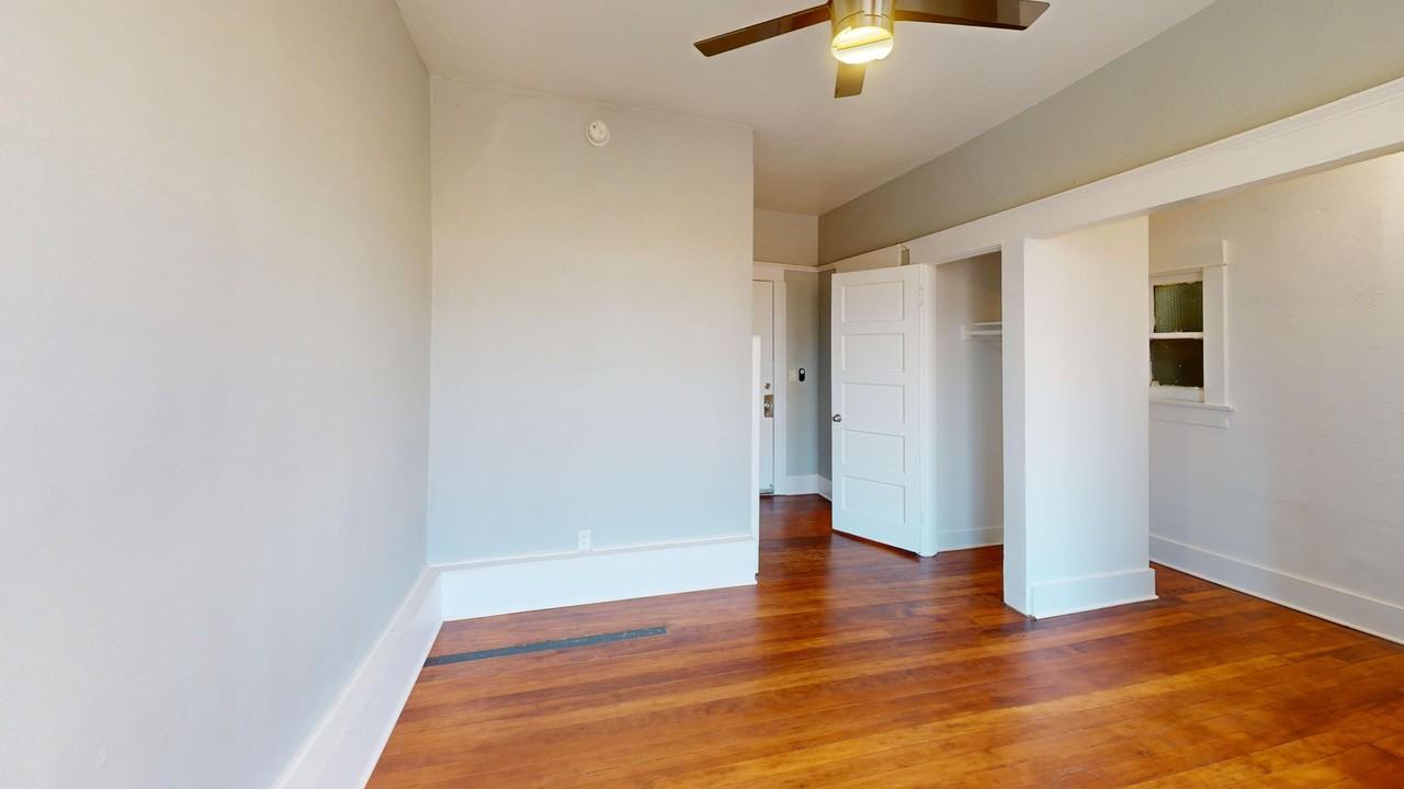 Broadway Apartments... Great Location...Remodeled...CALL NOW! - Photo 5 of 7