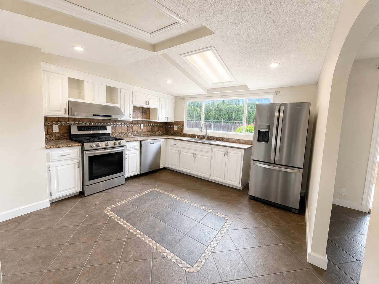 6298 Dairy Ave - Photo 3 of 15