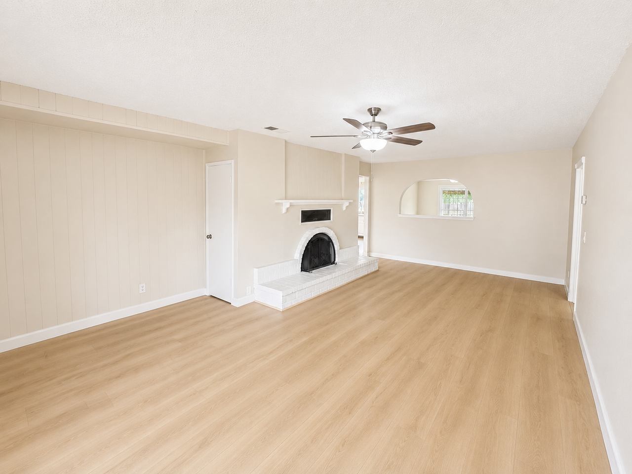 6298 Dairy Ave - Photo 5 of 15