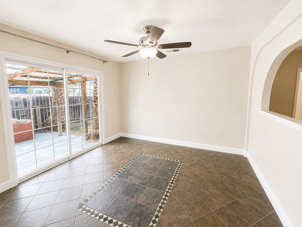 6298 Dairy Ave - Photo 6 of 15