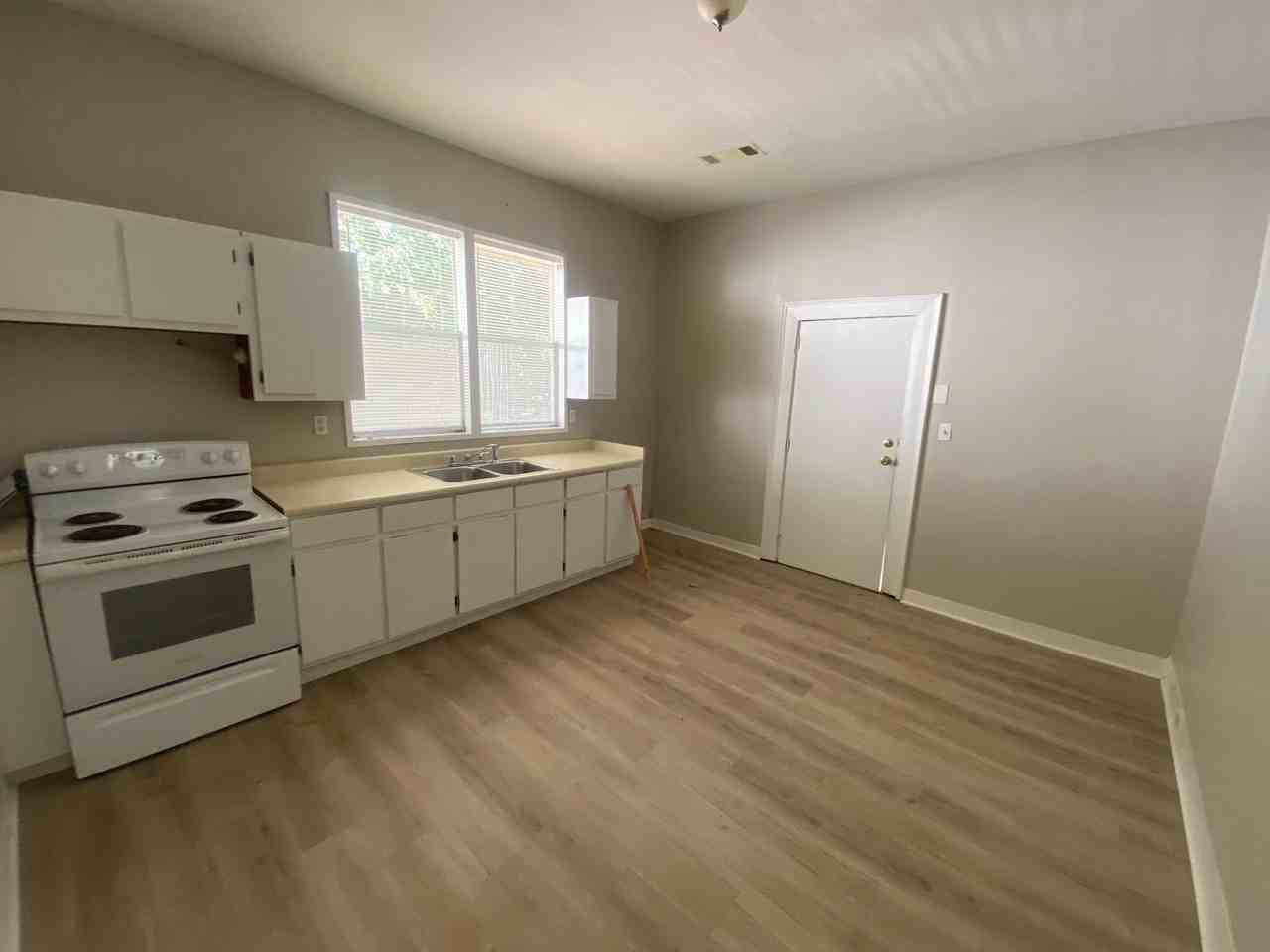 26 Hemlock Dr - Photo 3 of 18