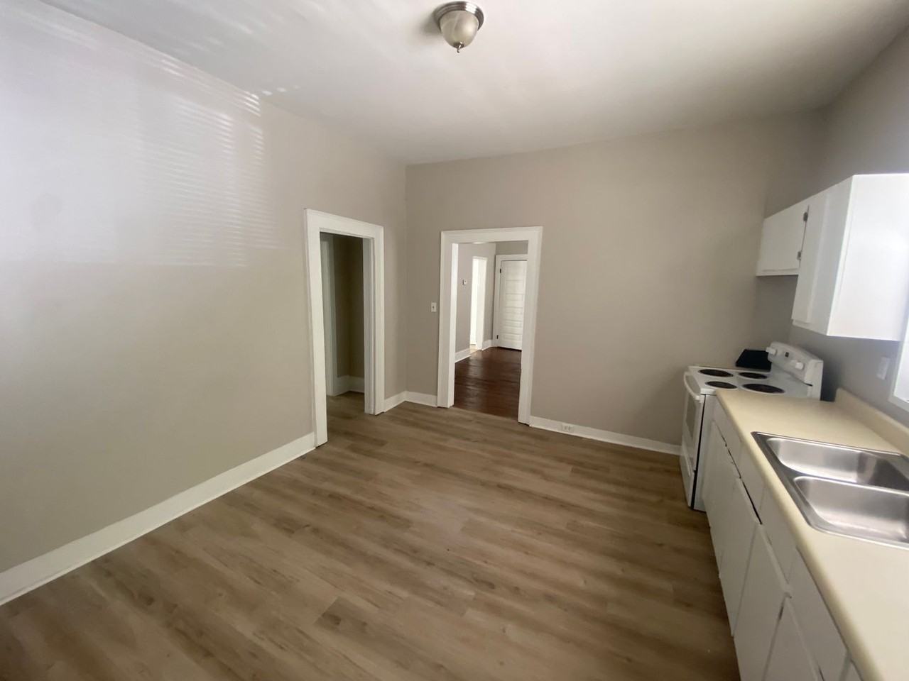 26 Hemlock Dr - Photo 4 of 18