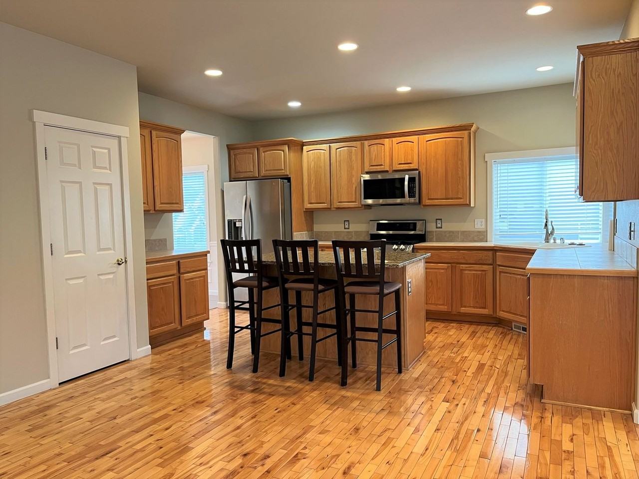 1853 Pointe Woodworth Dr Ne - Photo 5 of 17
