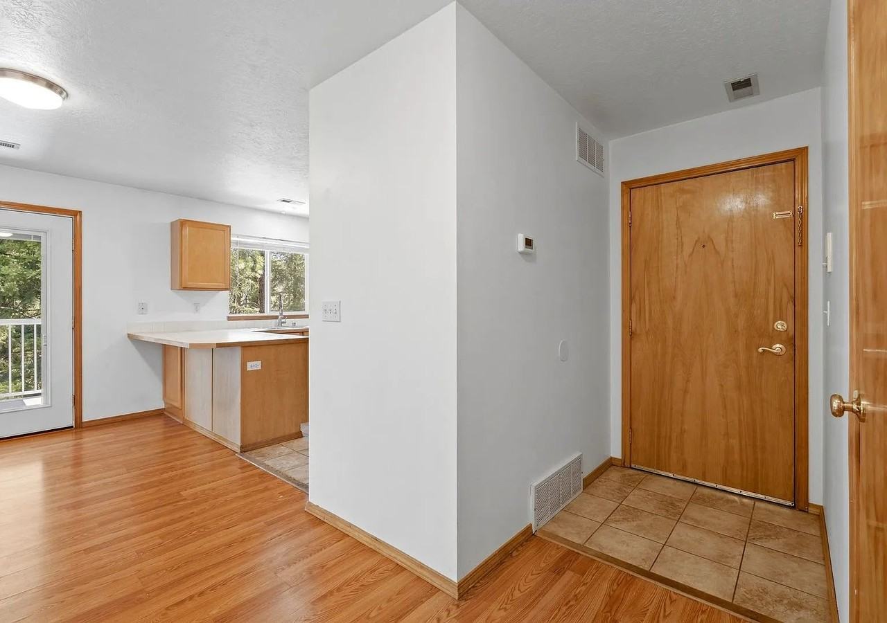1327 W Qualchan Dr - Photo 3 of 21