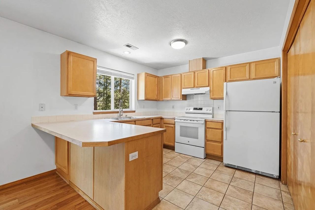 1327 W Qualchan Dr - Photo 6 of 21