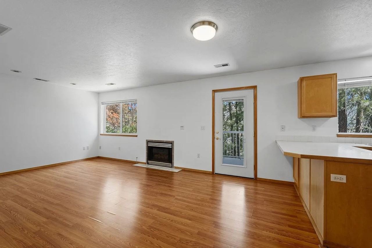 1327 W Qualchan Dr - Photo 7 of 21