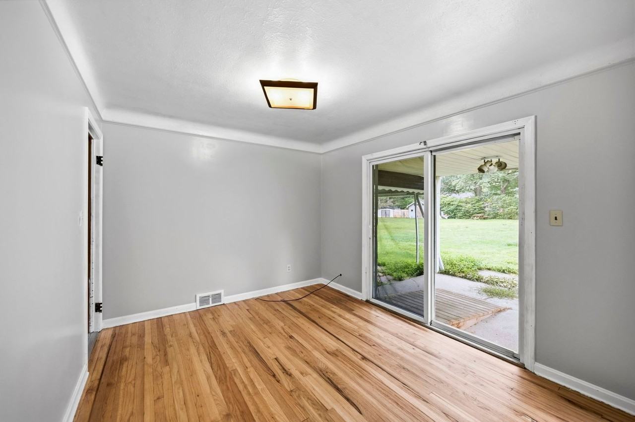2017 Natona Rd - Photo 6 of 21