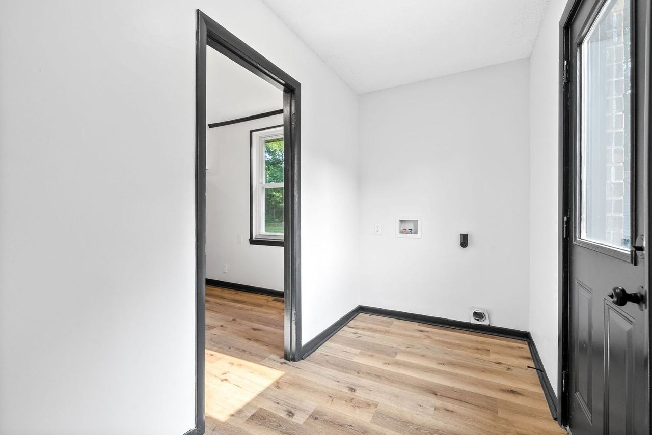 338 Woodale Dr - Photo 4 of 8