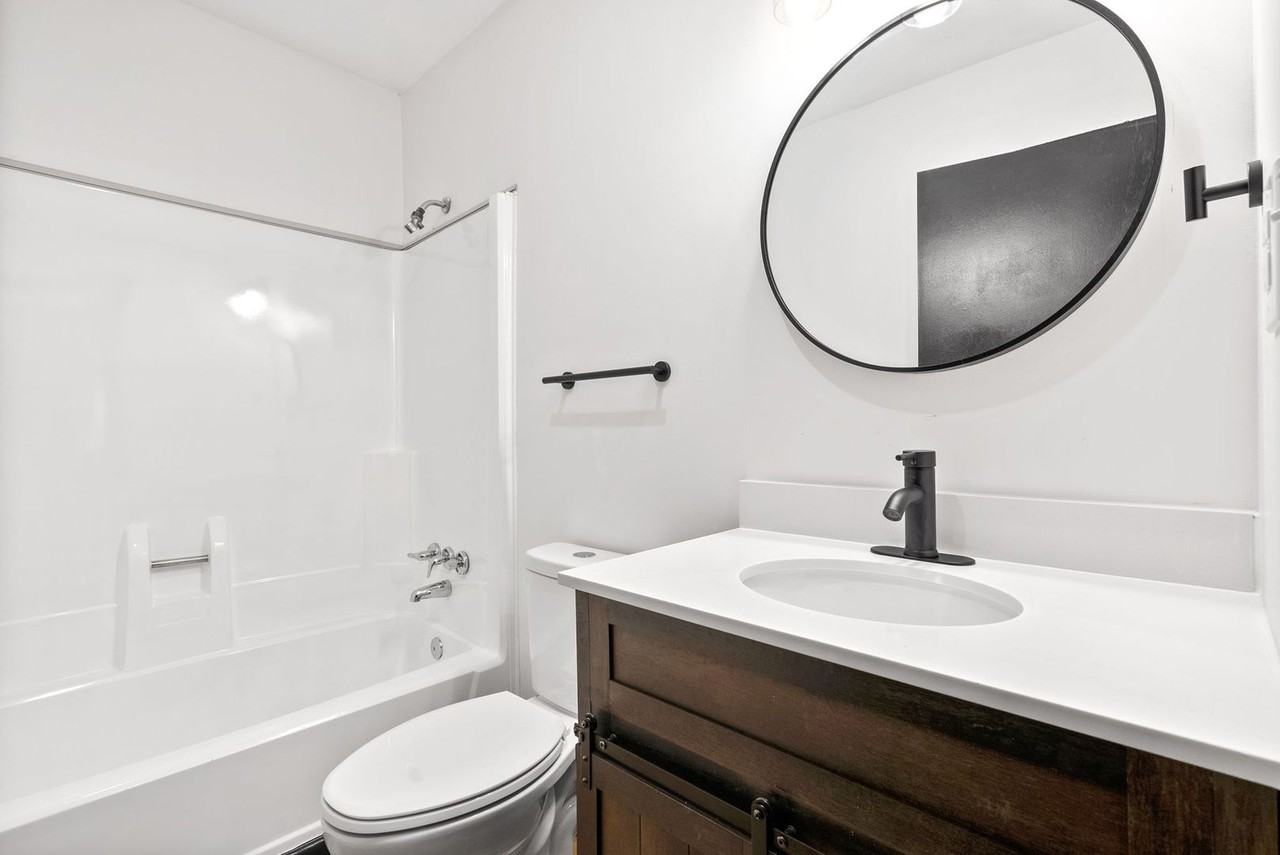 338 Woodale Dr - Photo 6 of 8