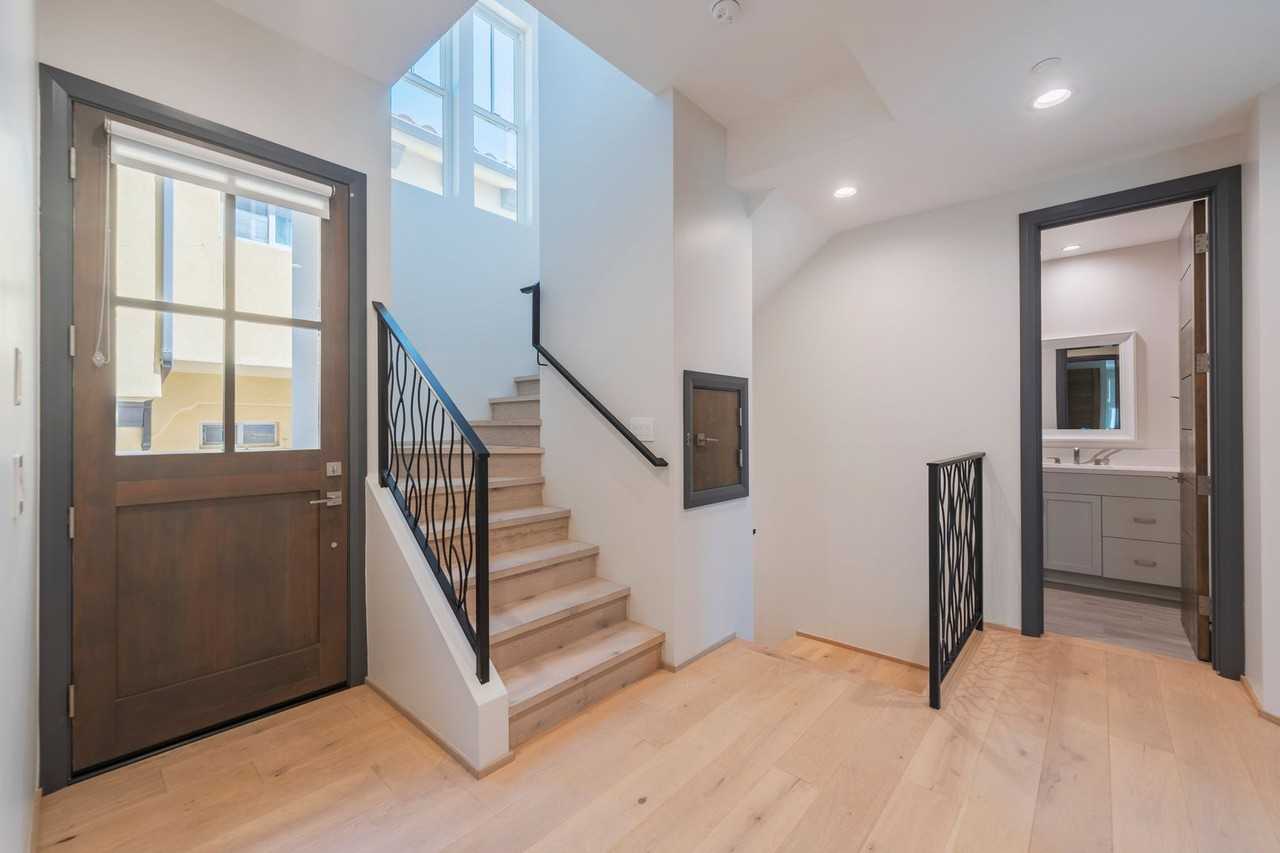 112 S Francisca Ave - Photo 3 of 50