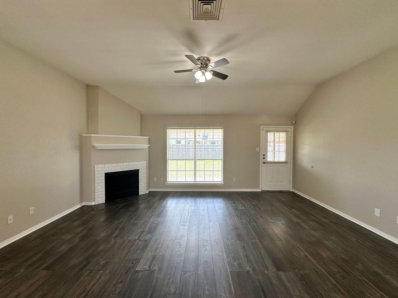 5002 Velma Dr - Photo 3 of 41