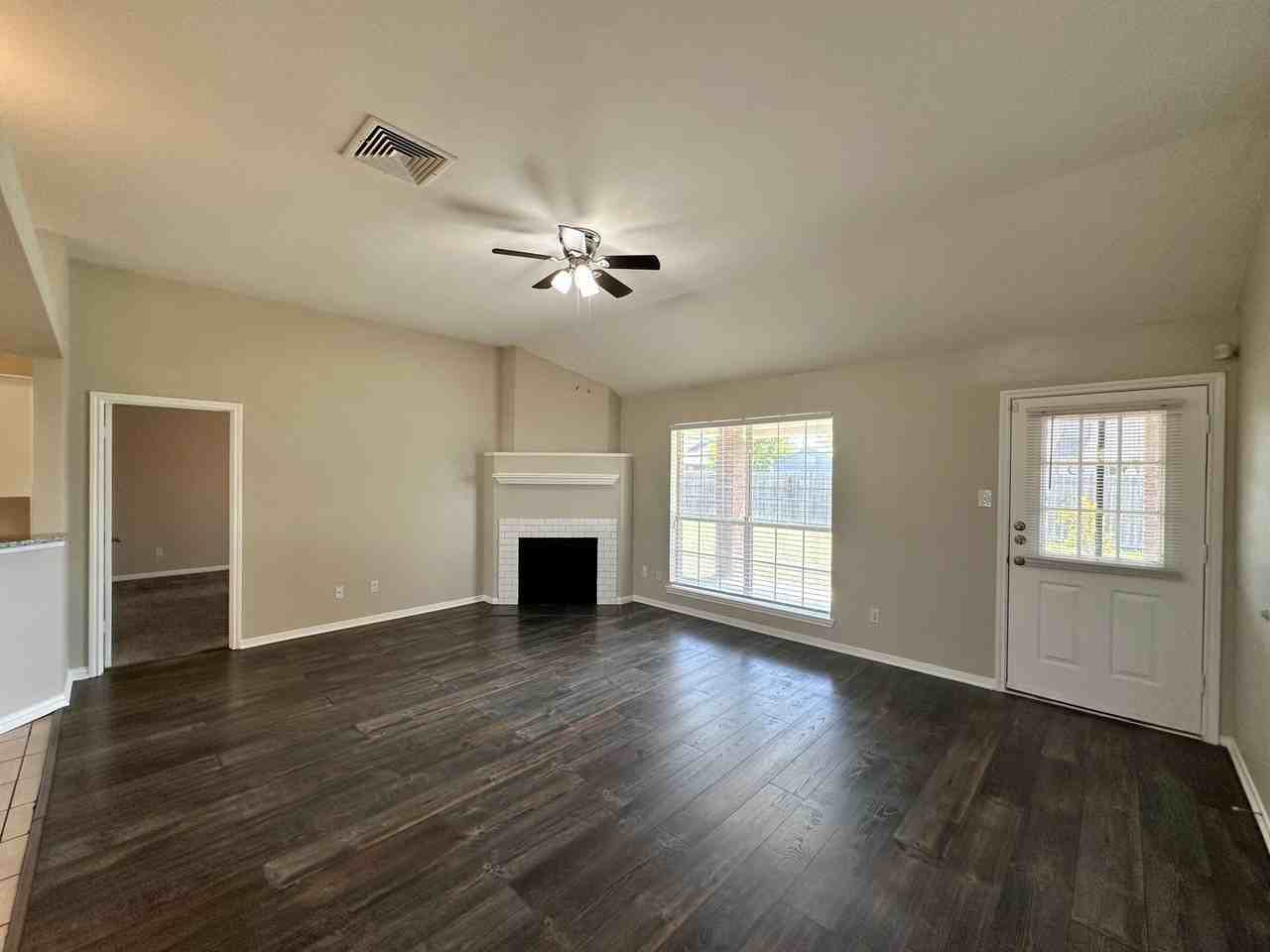 5002 Velma Dr - Photo 4 of 41