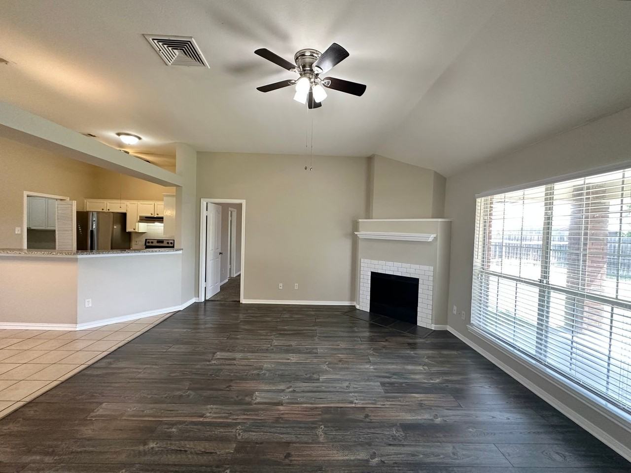 5002 Velma Dr - Photo 5 of 41