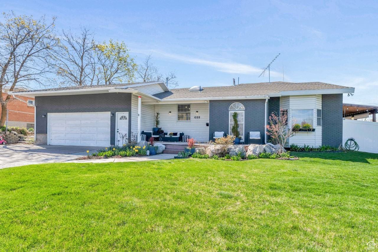 408 E 775 N - Photo 2 of 50