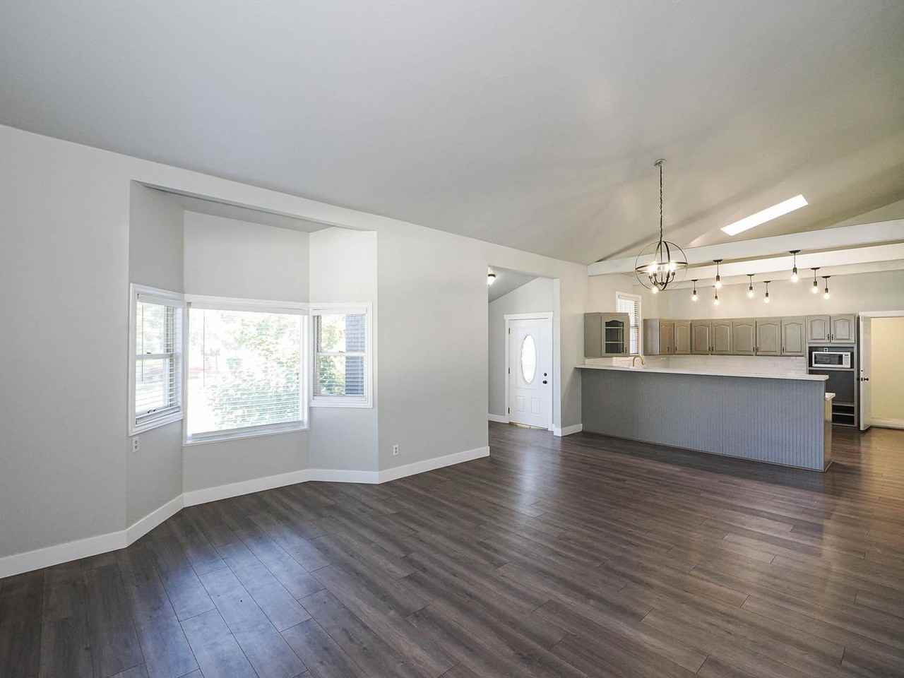 408 E 775 N - Photo 7 of 50
