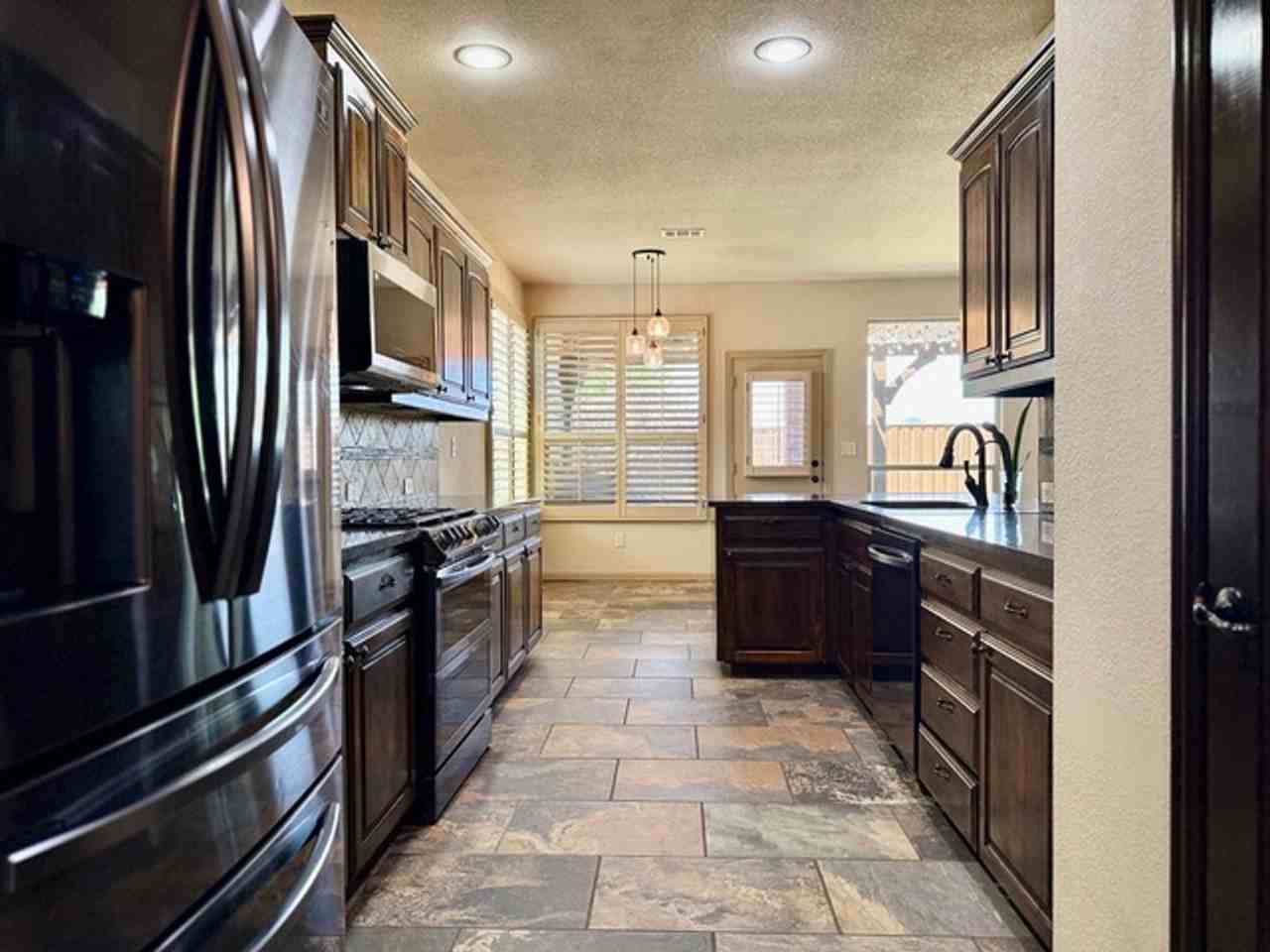 1409 San Miguel Ct - Photo 3 of 20