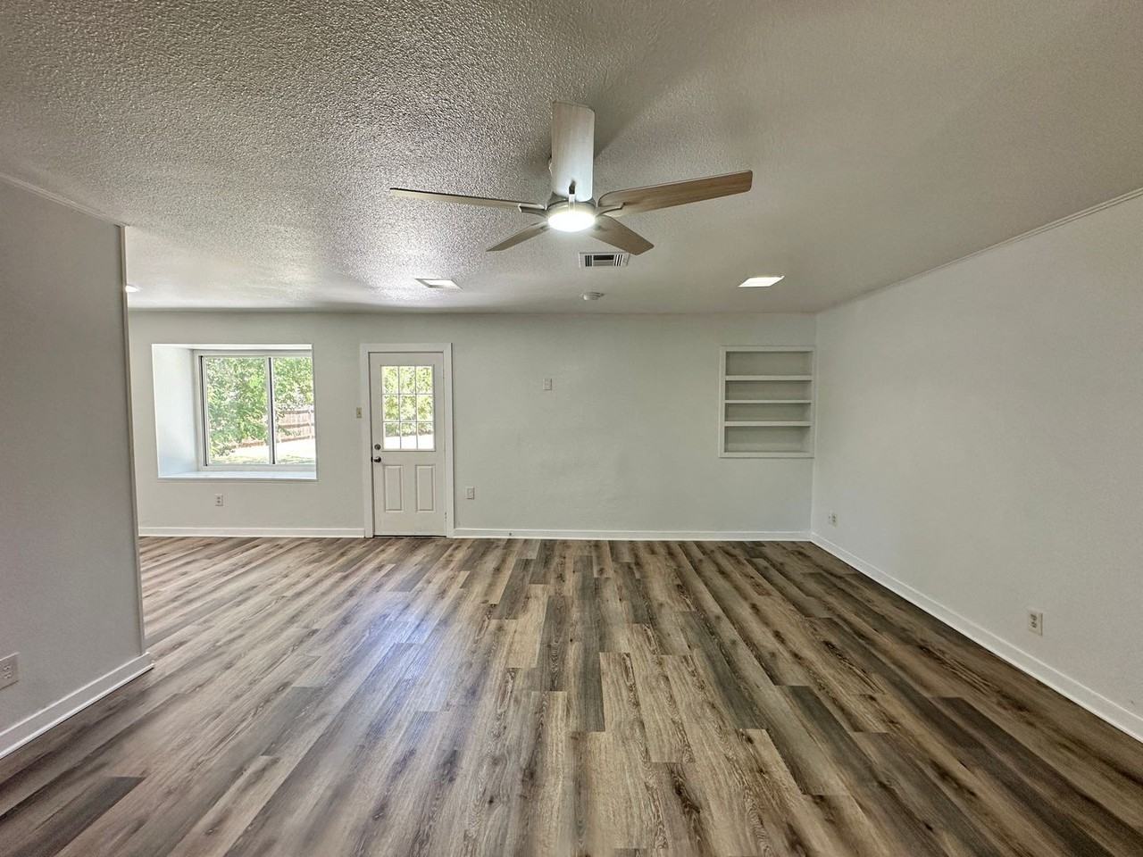3906 Chisholm Trl - Photo 3 of 49