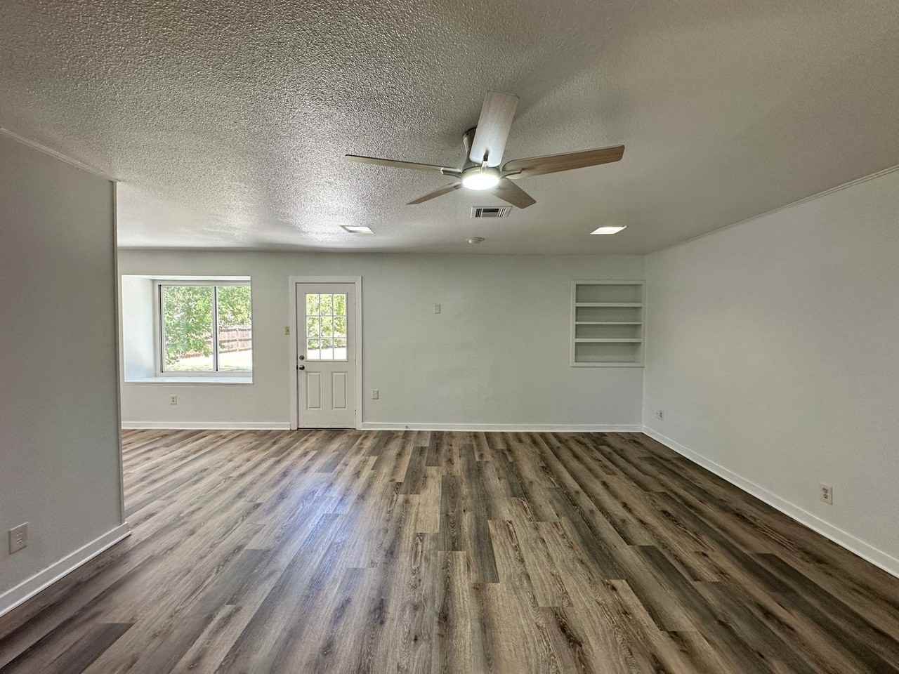 3906 Chisholm Trl - Photo 4 of 49