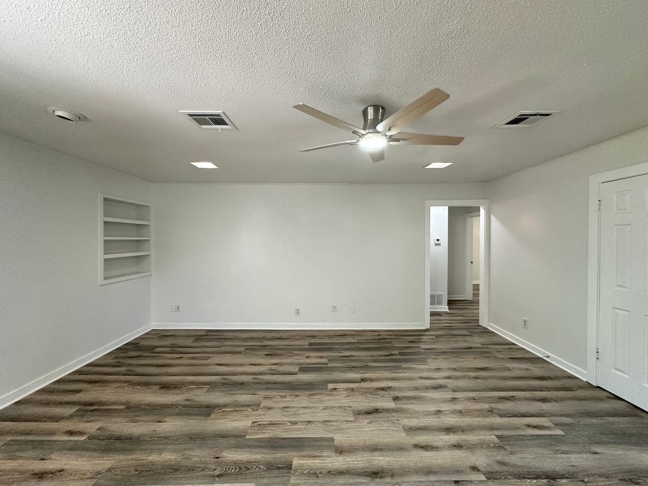 3906 Chisholm Trl - Photo 6 of 49