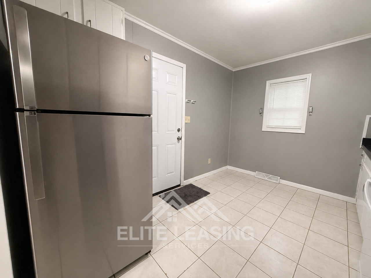3302 Se Ohio Ave - Photo 3 of 7