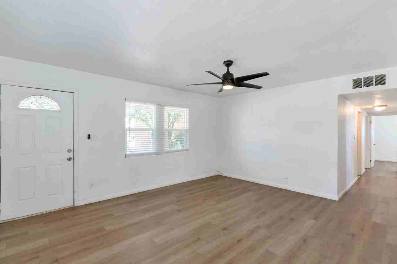 4511 E 18th St - Photo 5 of 15