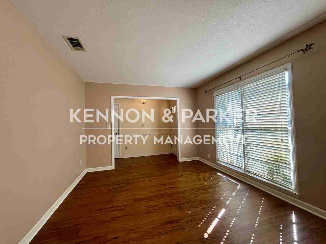 3229 Jottings Dr - Photo 4 of 20