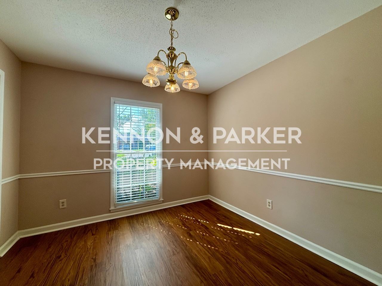 3229 Jottings Dr - Photo 5 of 20