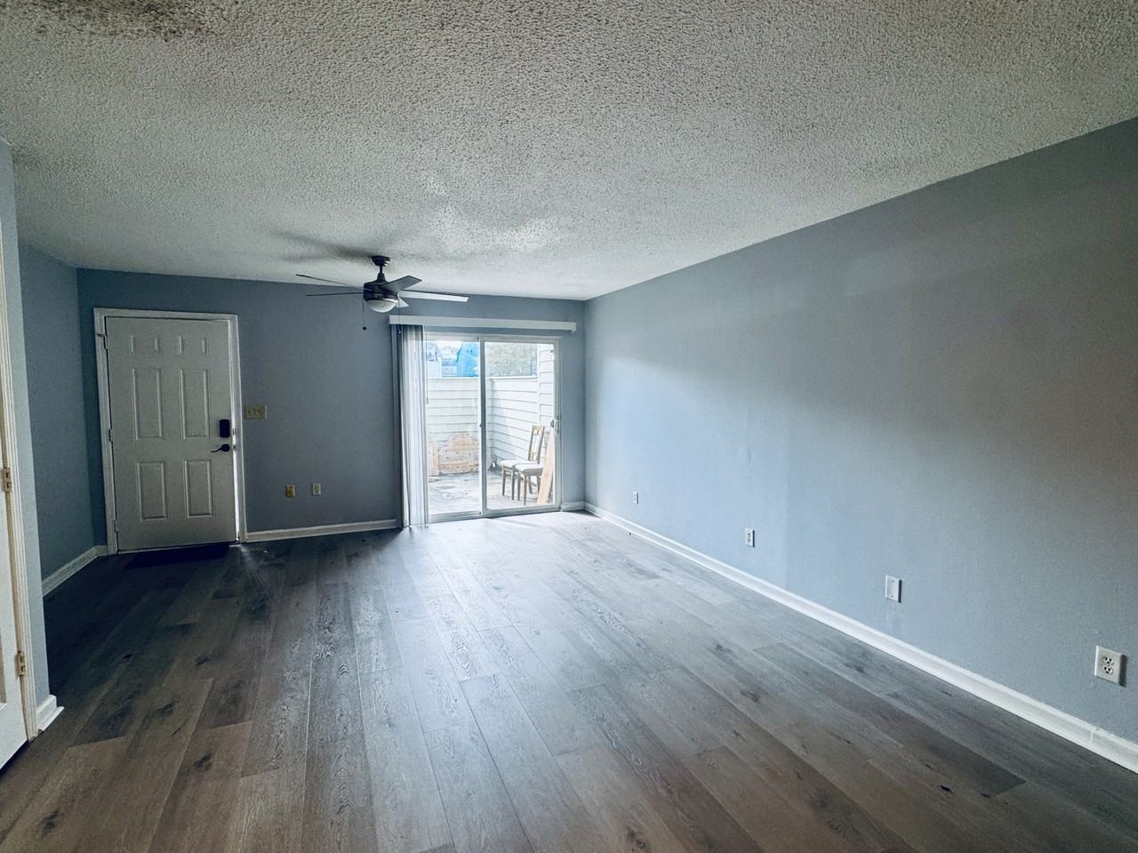 415 Cambridge Cir #2 - Photo 3 of 16