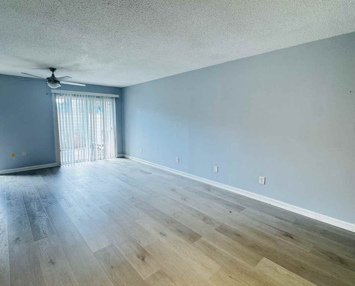 415 Cambridge Cir #2 - Photo 4 of 16
