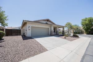 featured image of 3681 E Yellowstone Pl