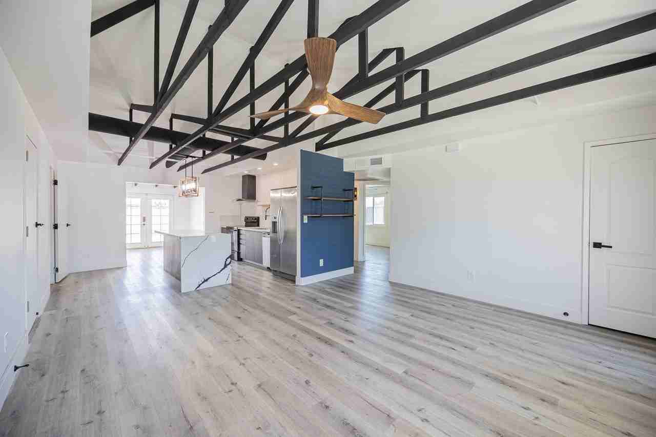 1346 E Almeria Rd - Photo 4 of 30