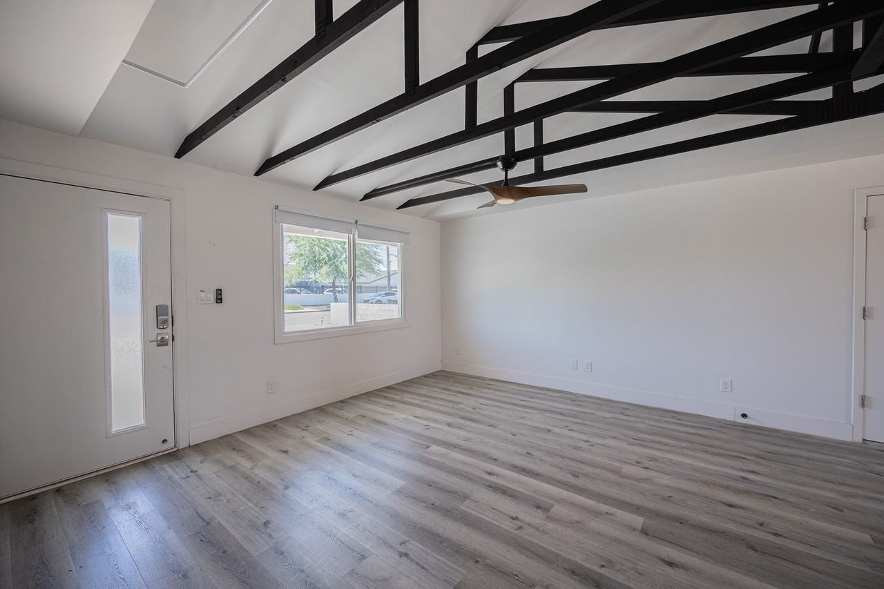 1346 E Almeria Rd - Photo 7 of 30