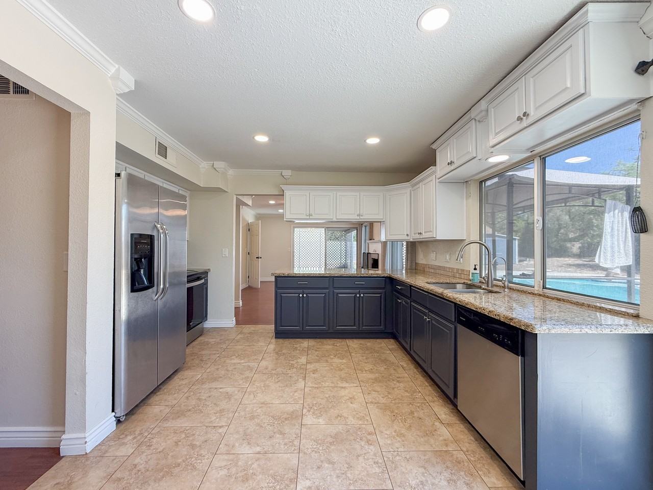 15851 N 24th Ave - Photo 5 of 45