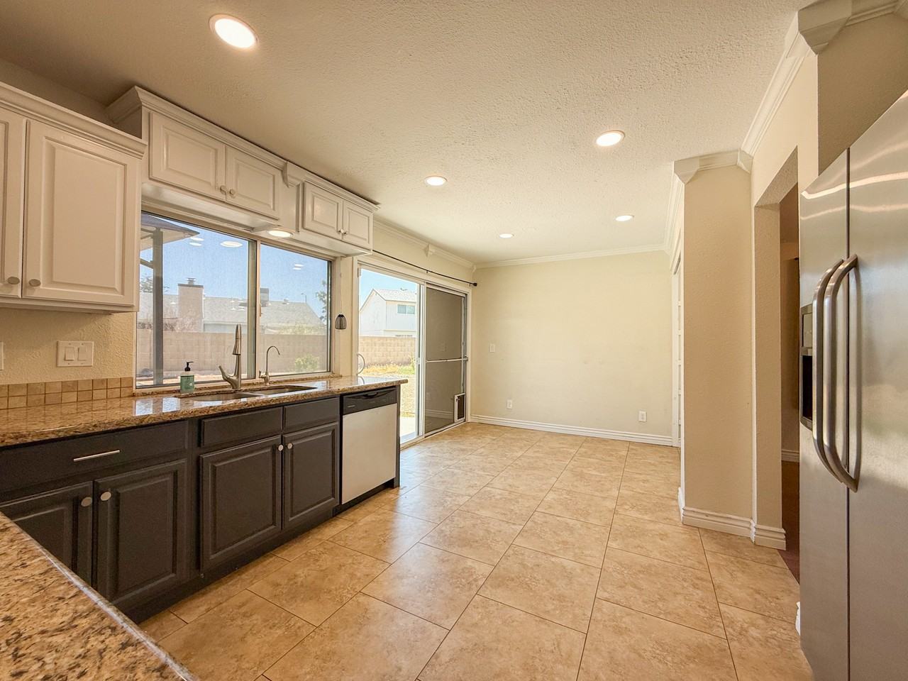 15851 N 24th Ave - Photo 7 of 45