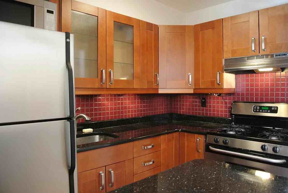 250 Columbia St - Photo 3 of 12