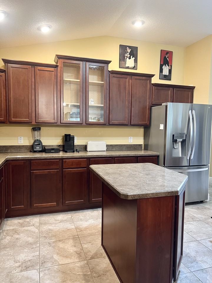 659 Reyes Ave - Photo 6 of 50