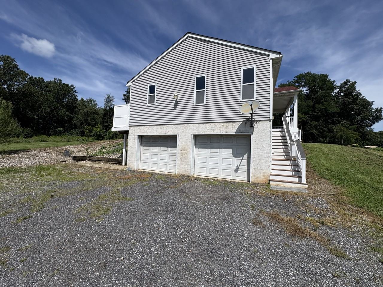 138 Lilly Rd - Photo 3 of 19