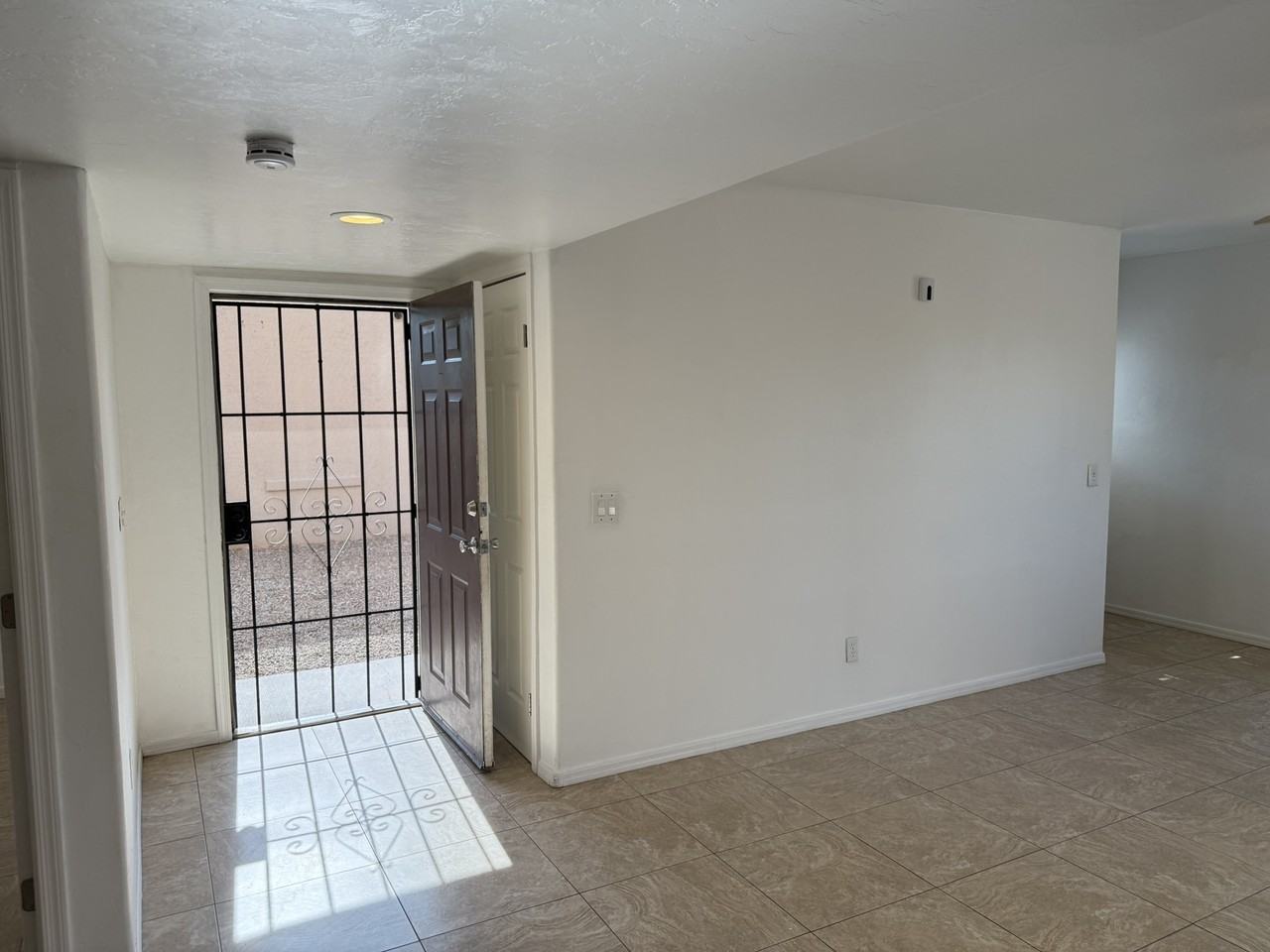 1005 E Water St #1 - Photo 6 of 31