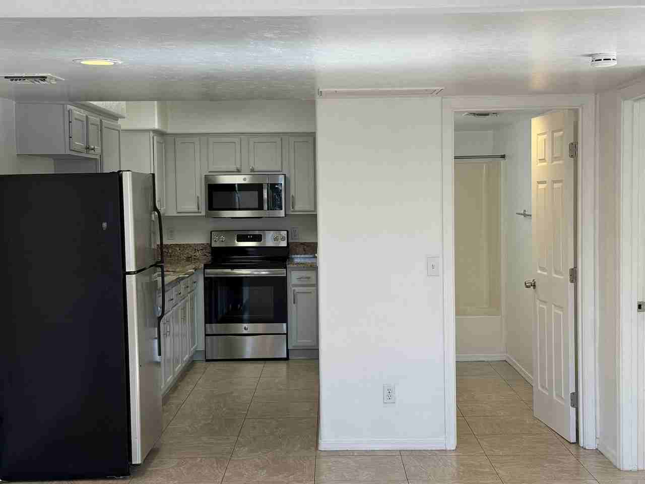 1005 E Water St #1 - Photo 7 of 31