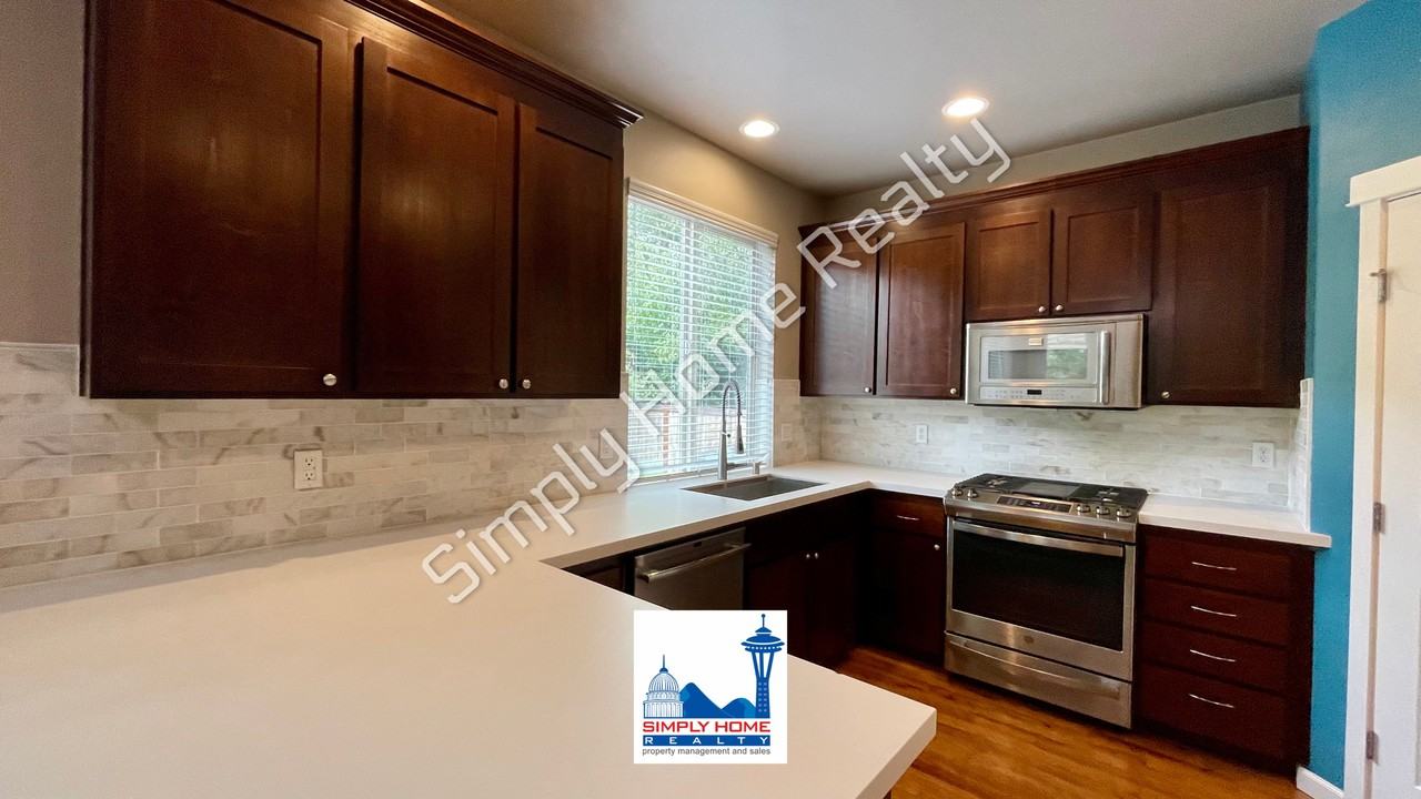 3823 Wildspitz St Se - Photo 7 of 30