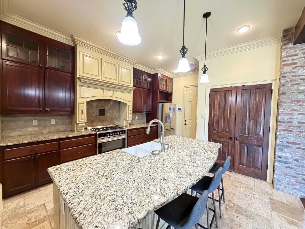 1532 Berwick Bnd - Photo 2 of 27