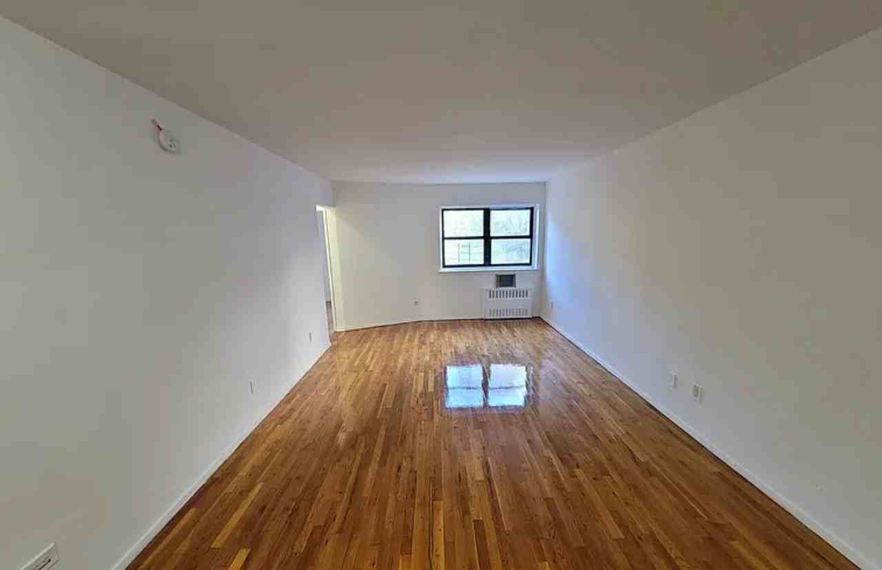 2875 Bainbridge Ave - Photo 2 of 5