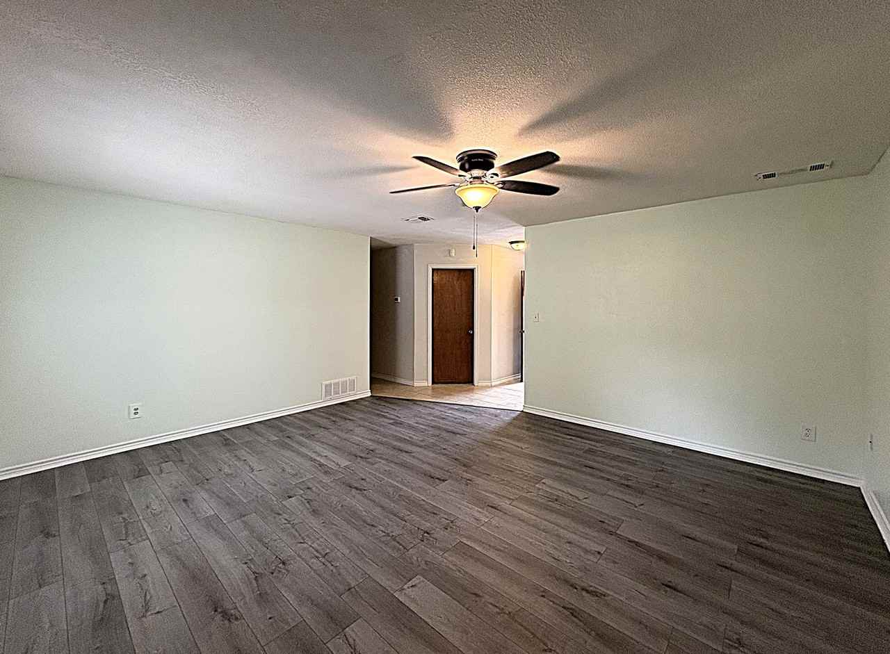 1613 Velma Ave - Photo 5 of 24