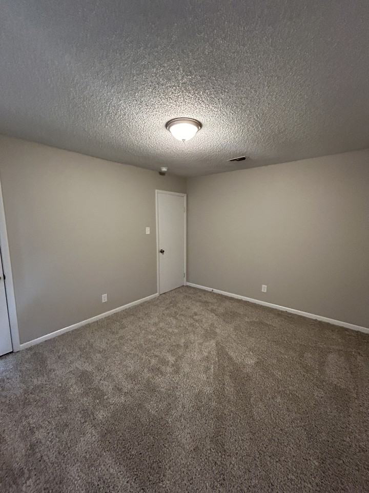 205 Timberline Dr - Photo 5 of 11