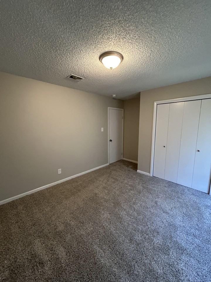 205 Timberline Dr - Photo 6 of 11
