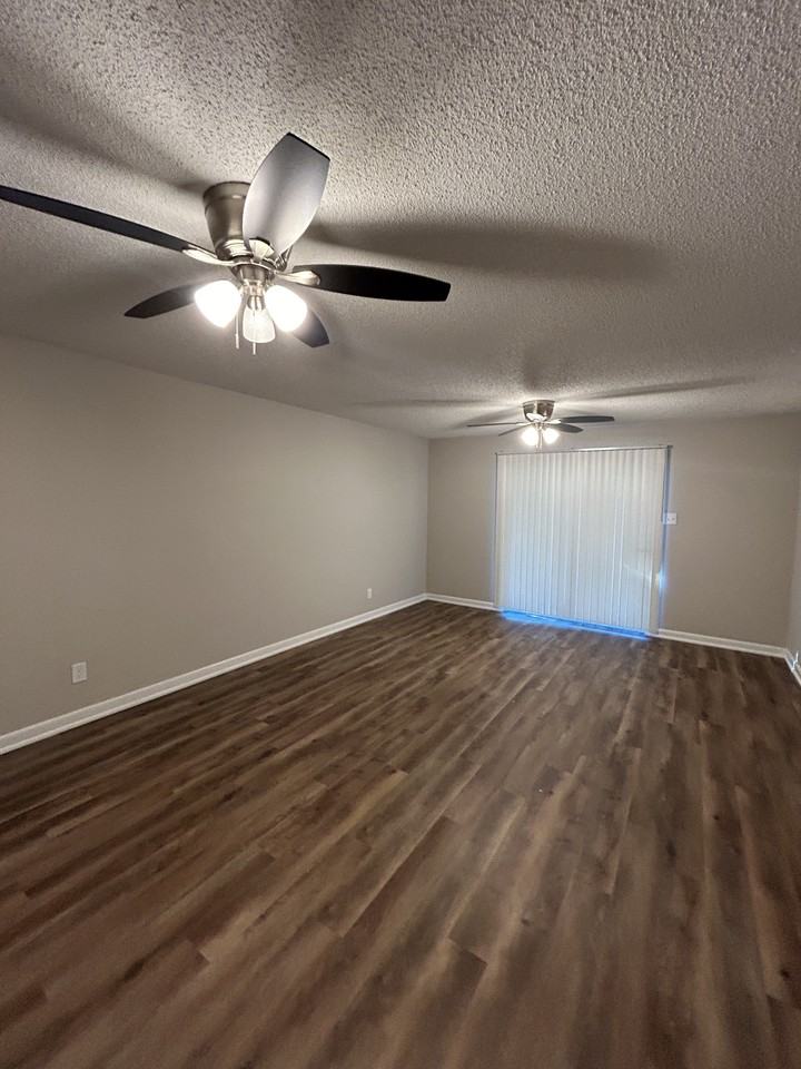 205 Timberline Dr - Photo 7 of 11