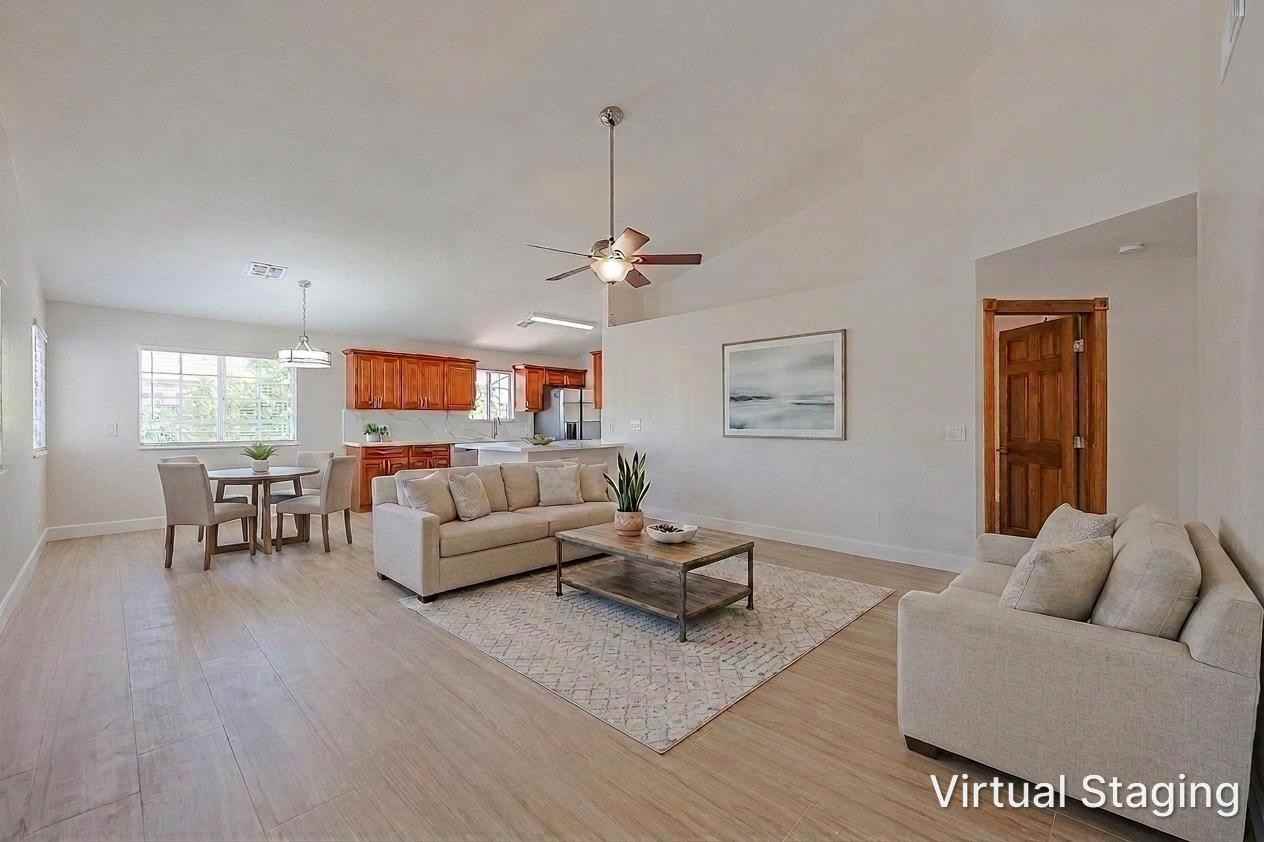 10021 N 66th Ave - Photo 2 of 32
