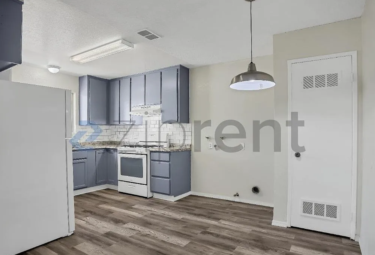 16025 L St #C - Photo 5 of 13