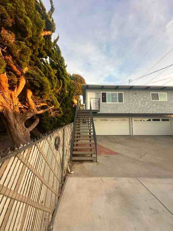 4452 W 169th St - Photo 2 of 23
