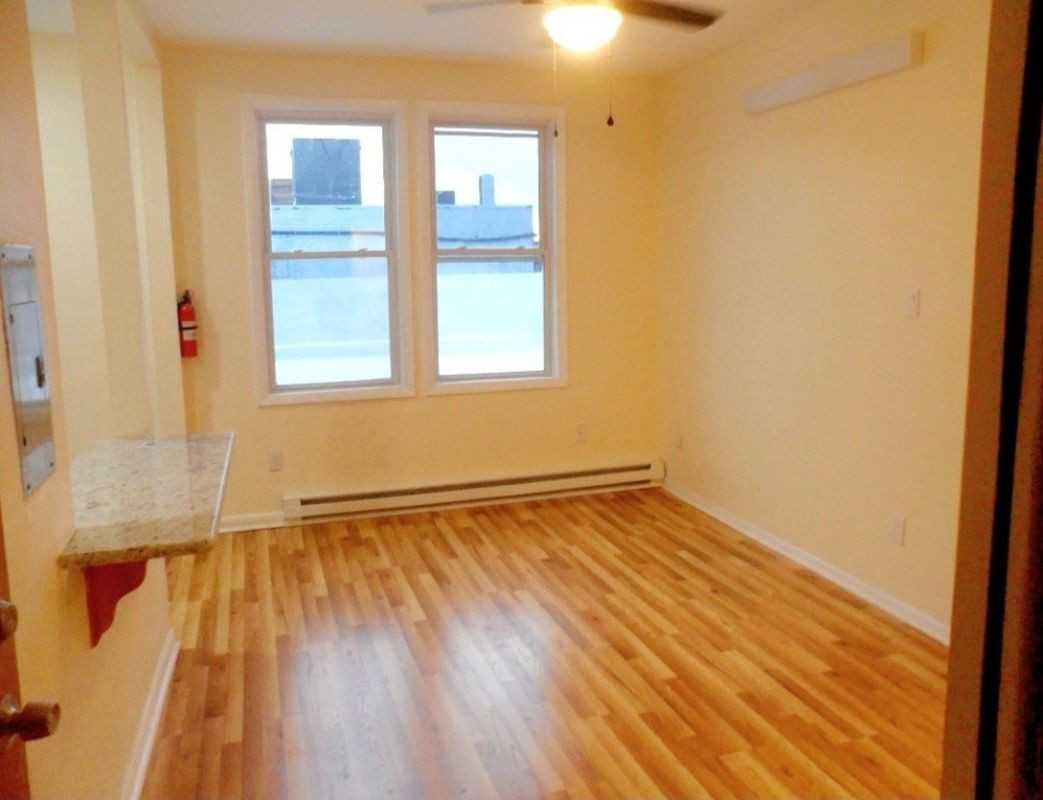 3801 Atlantic Ave - Photo 5 of 13